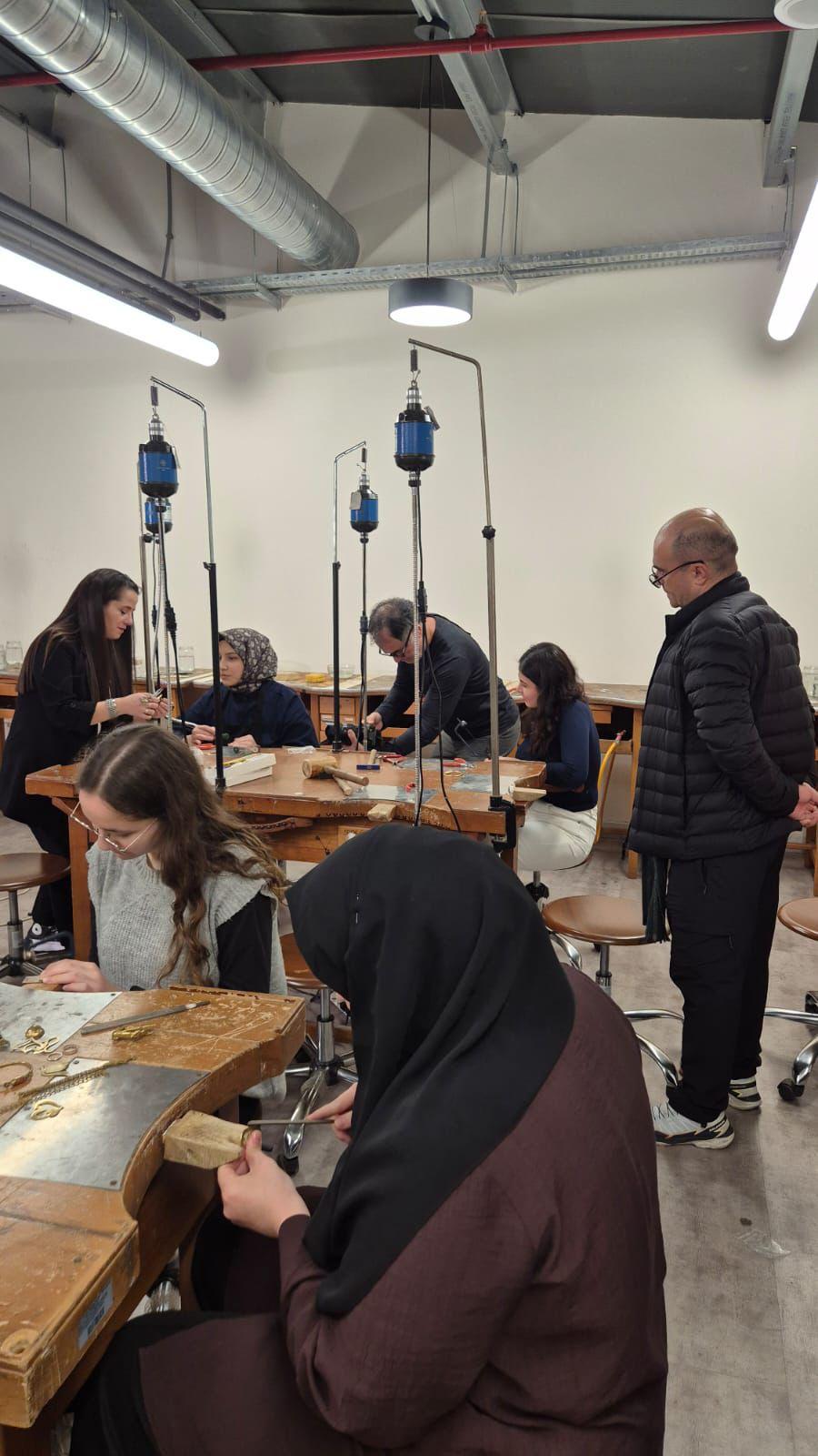 Öğr. Gör. Bilge YILMAZ-TRT Çekim 2.jpeg (140 KB)